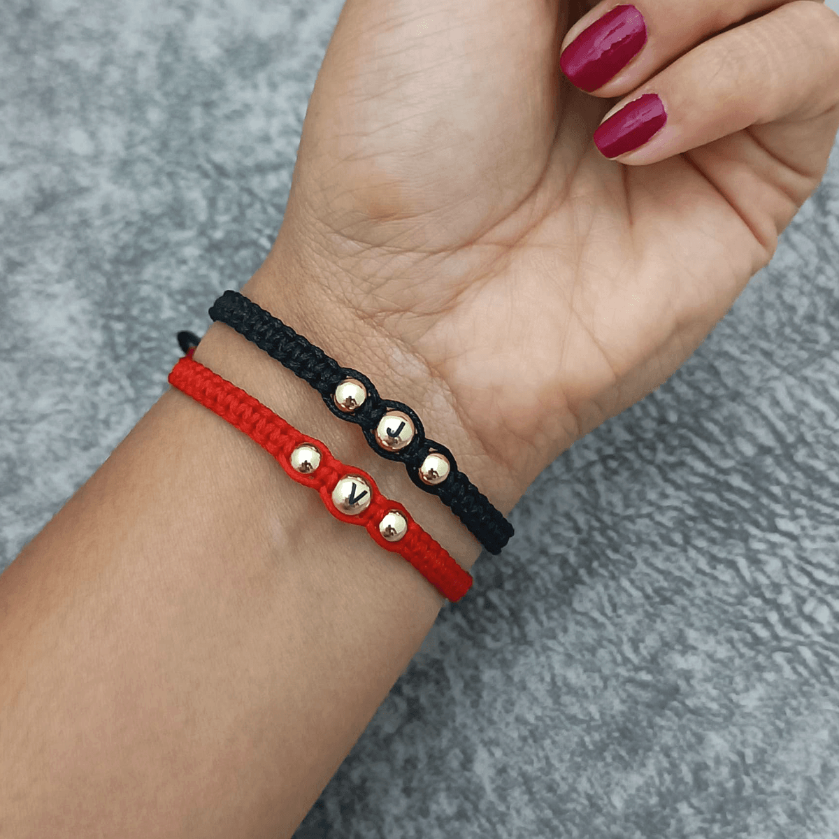 Manilla Pareja Inicial Ecos - Vibrantto Joyería