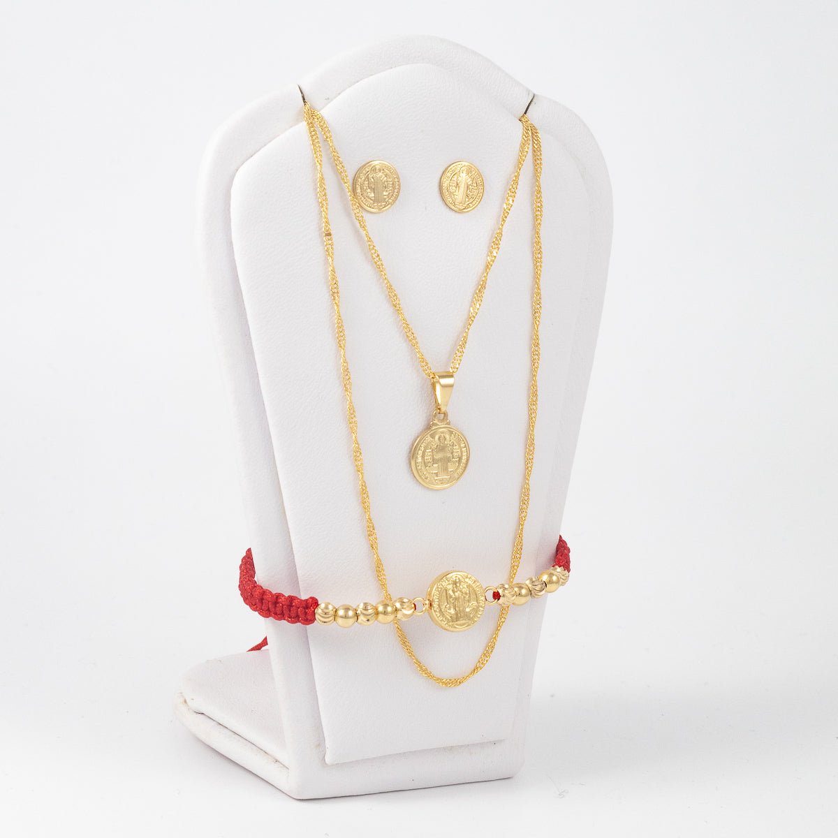Set San Benito Premium: Cadena con Dije, Aretes y Manilla Benito - Vibrantto Joyería - OC34223 - OC46033 - OC27055 - MU3013