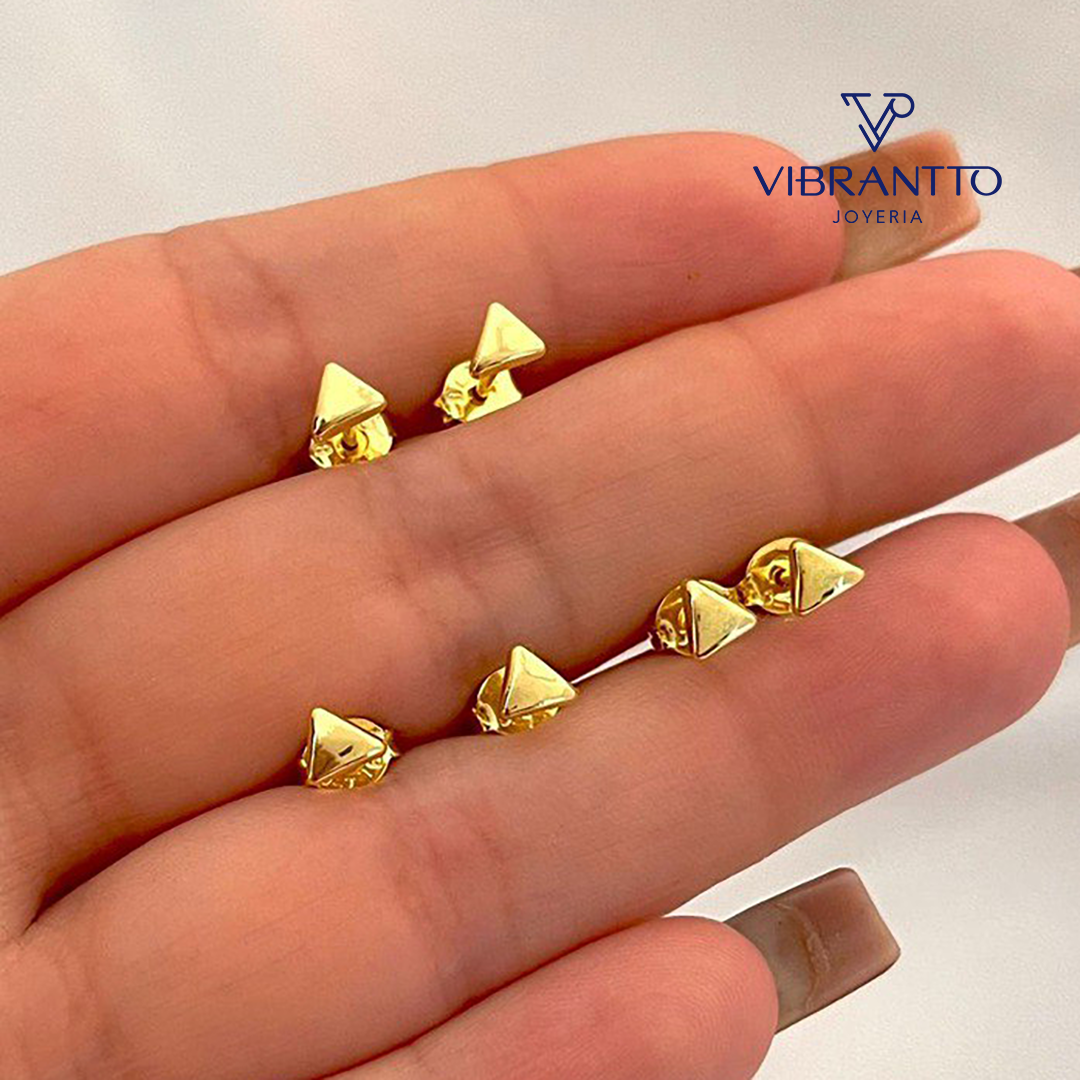 Topo Triángulo 3. Oro Laminado 18k - Vibrantto.com - Colombia