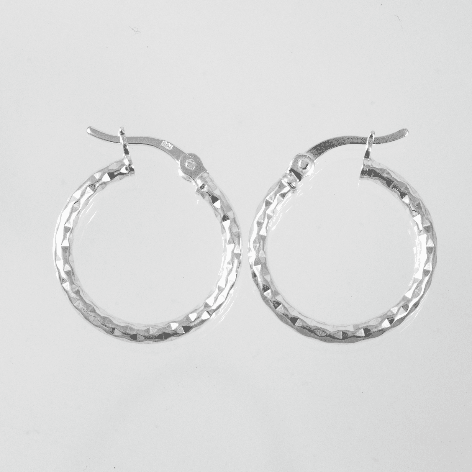 CANDONGA DIAMANTADA 18MM - Vibrantto Joyas y Accesorios - P35151