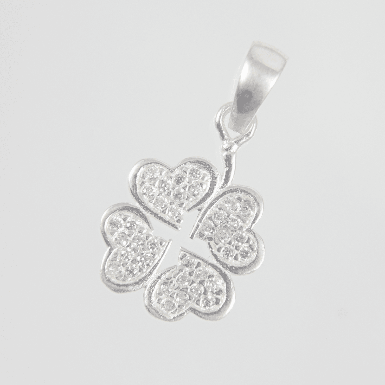 Dije Trebol Circones - Vibrantto Joyas y Accesorios - P27073