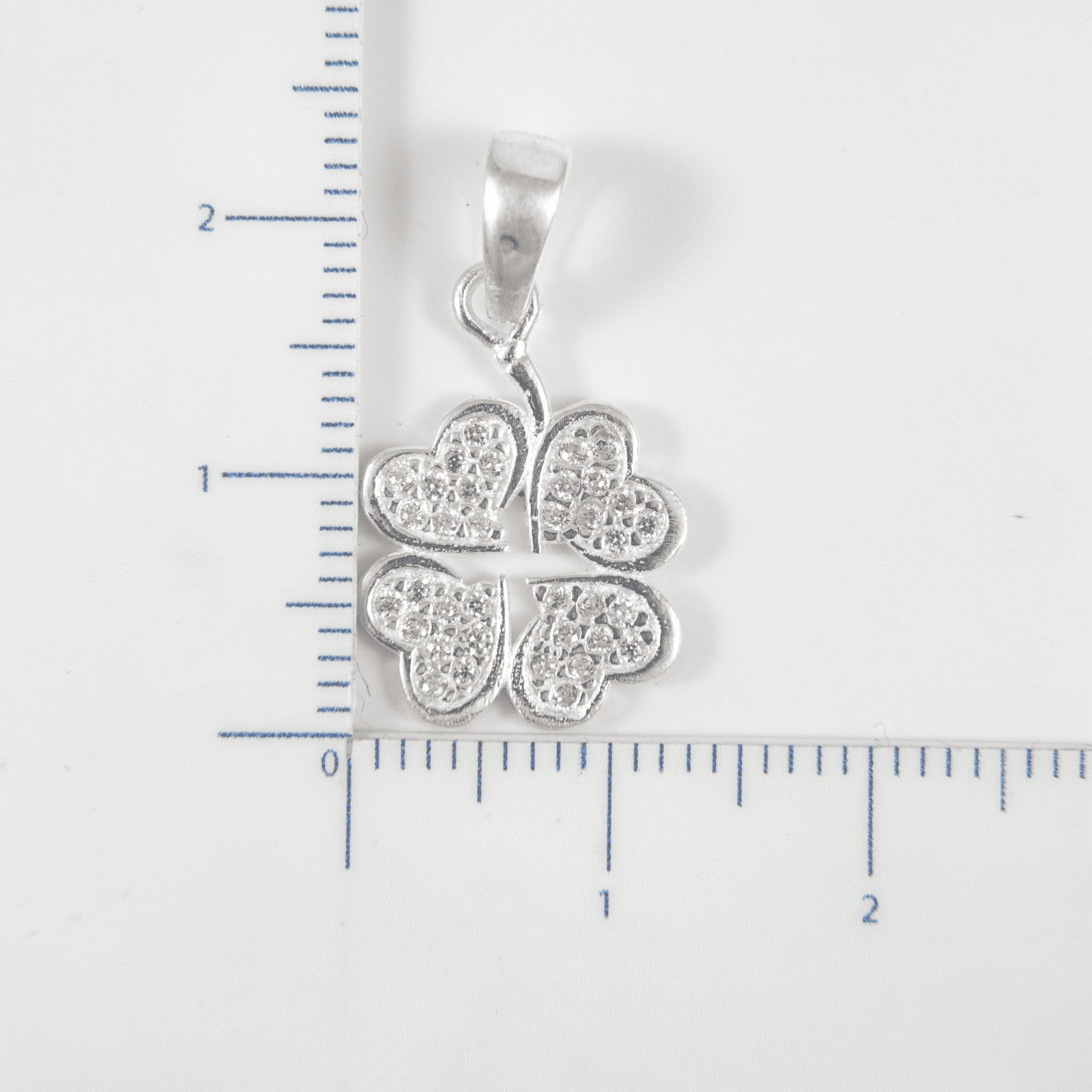 Dije Trebol Circones - Vibrantto Joyas y Accesorios - P27073