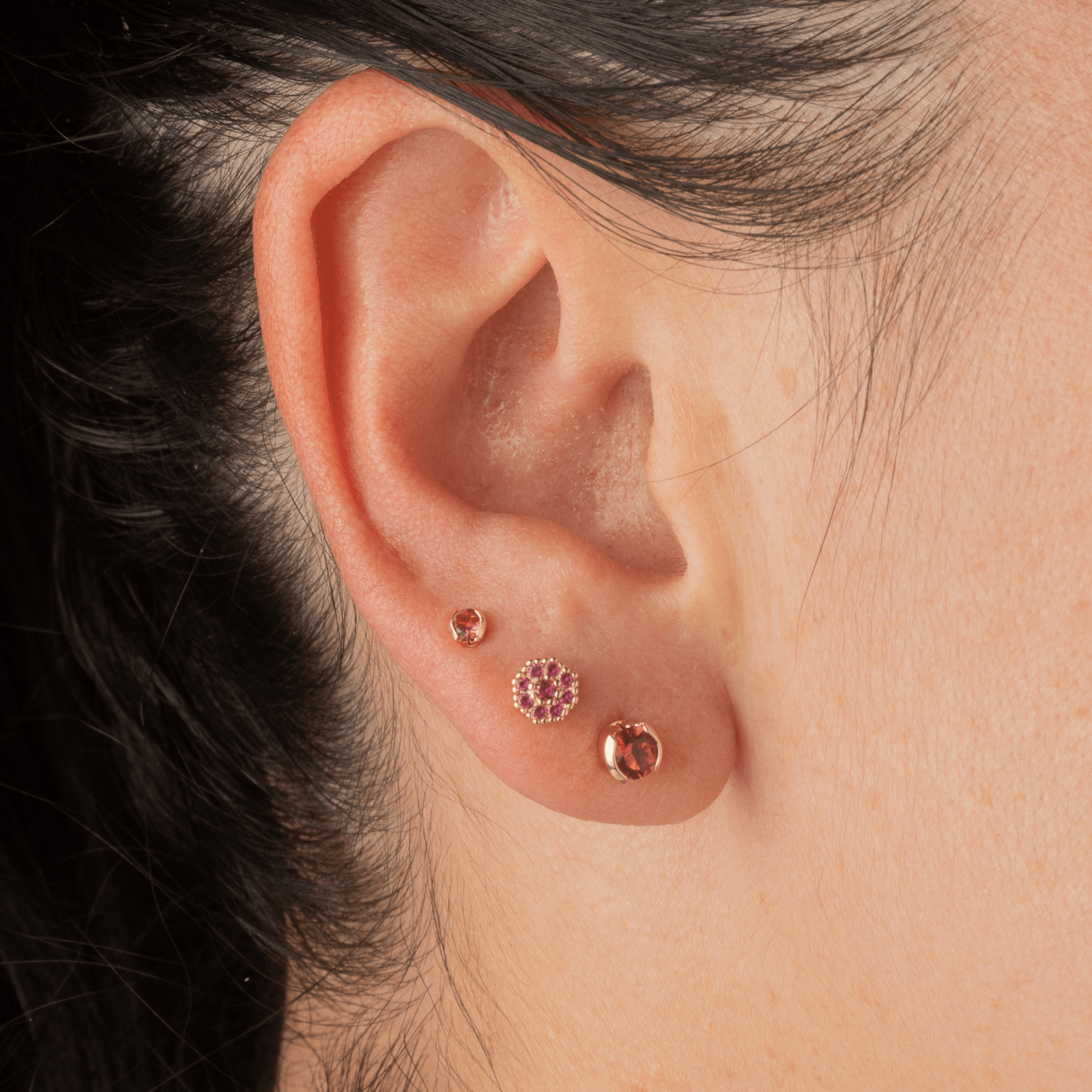 Set x3 Topos Flor Fucsia - Vibrantto Joyas y Accesorios - 9020790-9020908-9020788