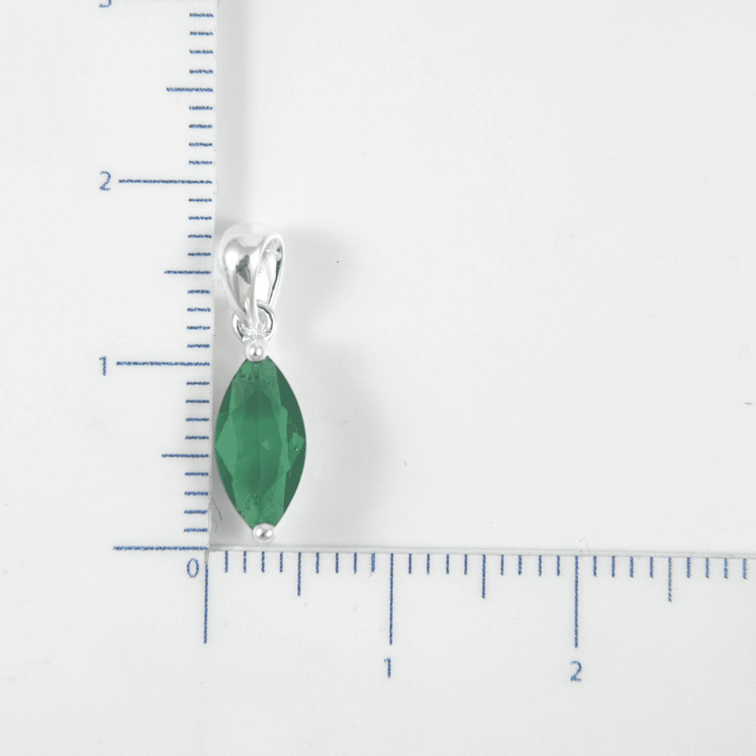 DIJE OVALO ESMERALDA - Vibrantto Joyas y Accesorios - P27018