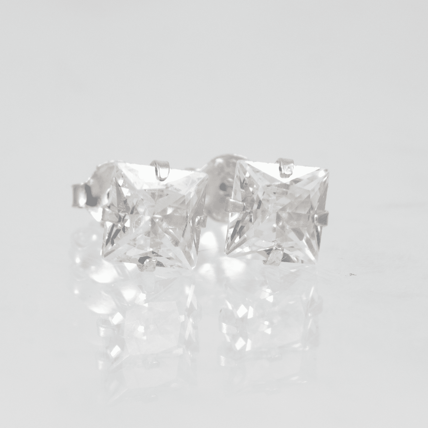 Topo Circon Cuadrado 7mm - Vibrantto Joyas y Accesorios - P34084