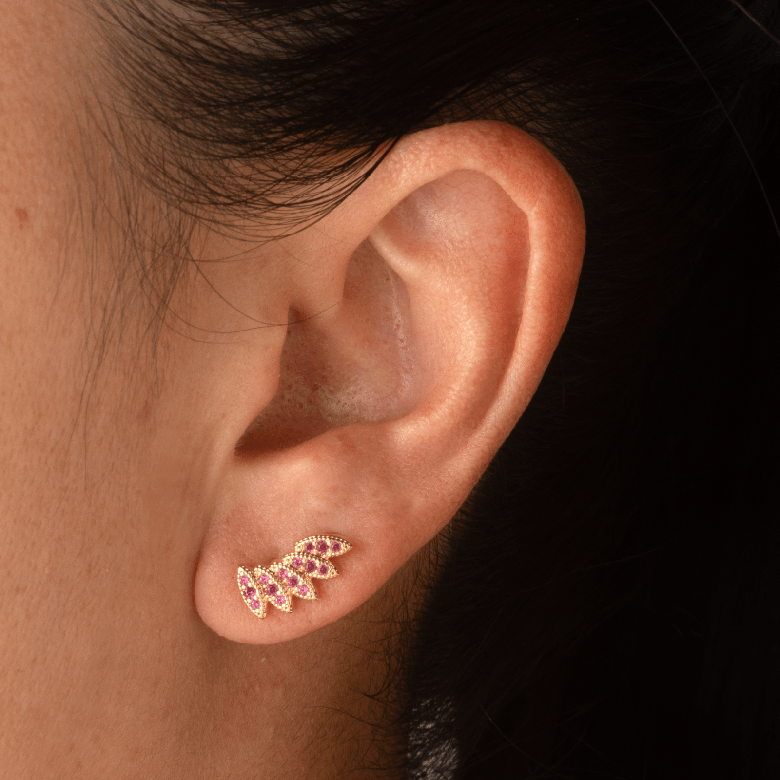 Topo Ala Circon Fucsia 1.2cm - Vibrantto Joyas y Accesorios - 9021075