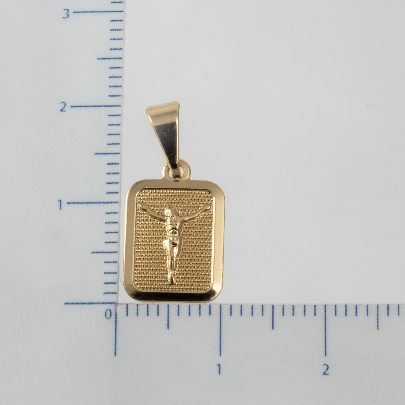 Medalla Placa Cristo Tallada - Vibrantto Joyas y Accesorios - OC26374