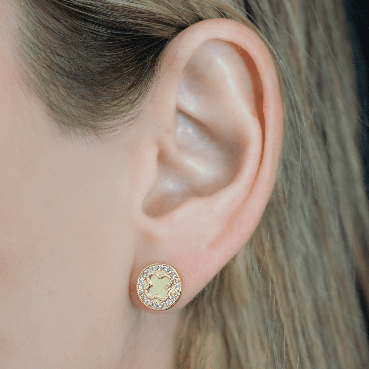 Topo Clover Redondo Circonias 1cm - Vibrantto Joyería